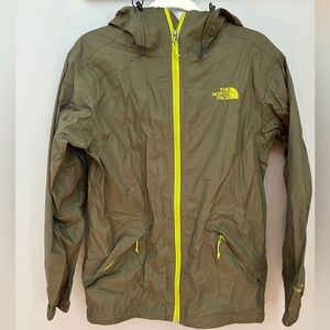 The North Face Green and Yellow Raincoat Lightweight Outdoor Essential